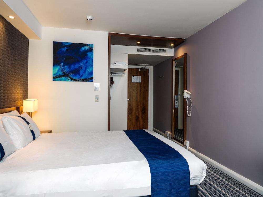 Holiday Inn Express London Gatwick Crawley, An Ihg Hotel Exterior foto