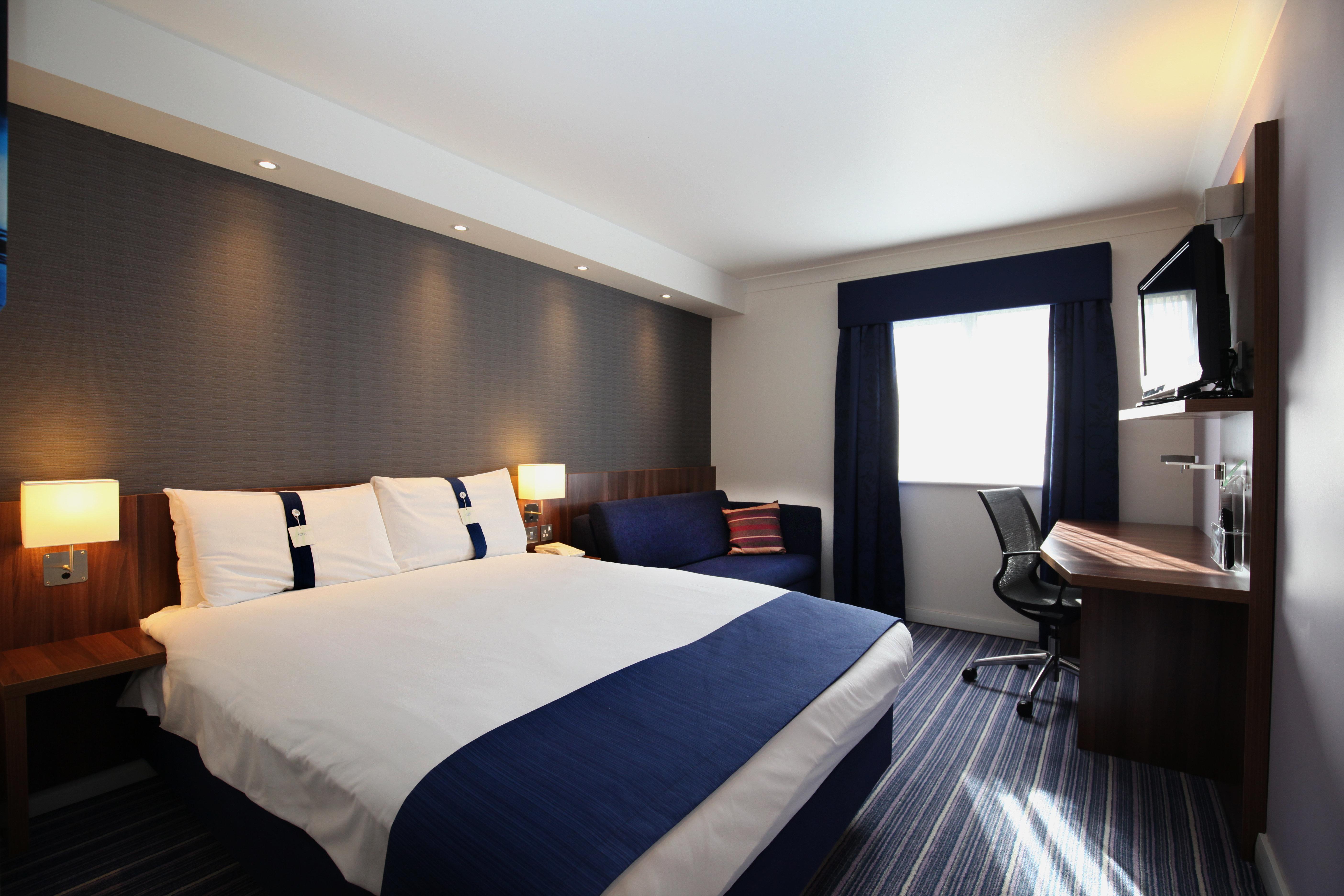 Holiday Inn Express London Gatwick Crawley, An Ihg Hotel Exterior foto