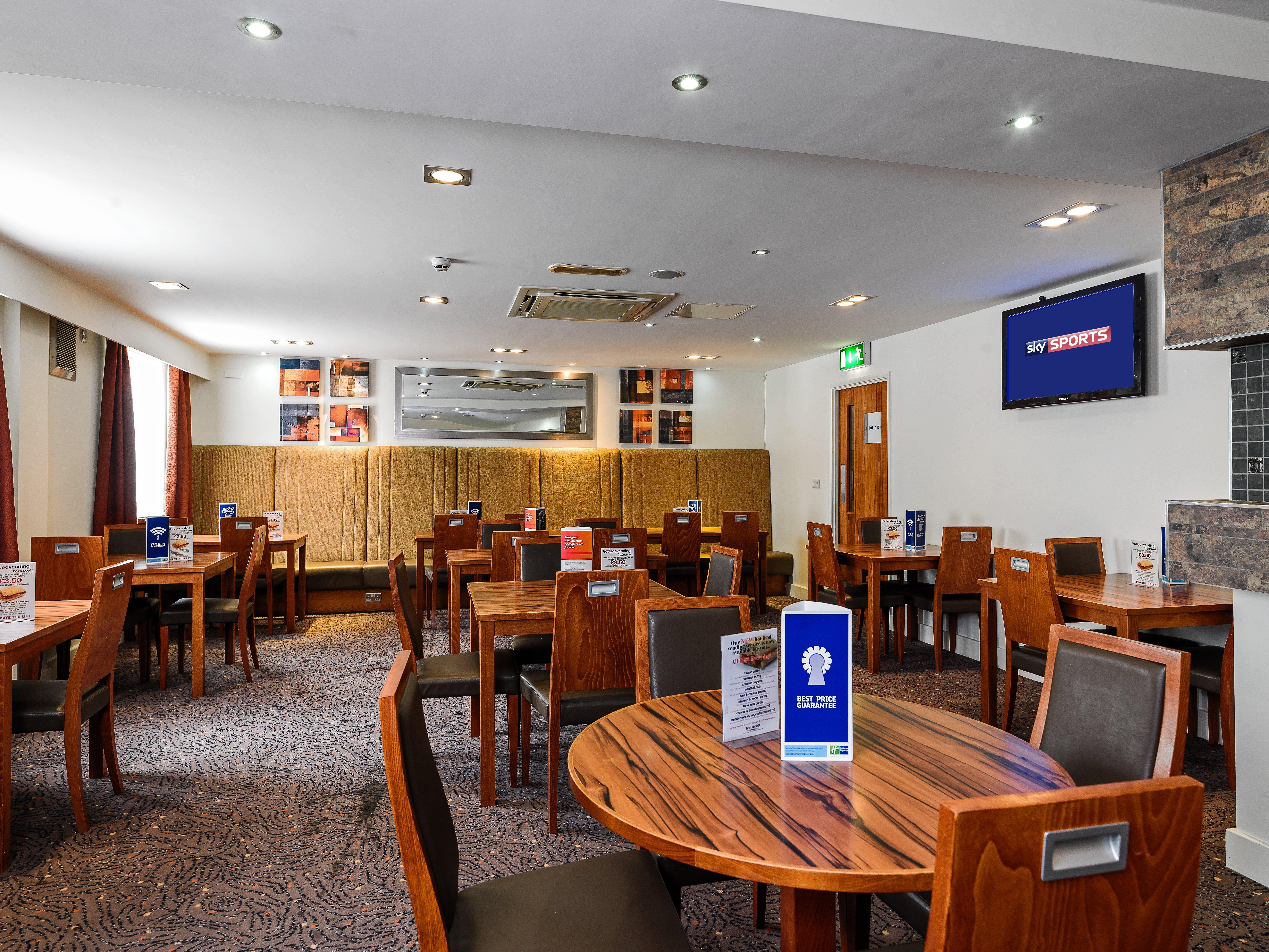 Holiday Inn Express London Gatwick Crawley, An Ihg Hotel Exterior foto