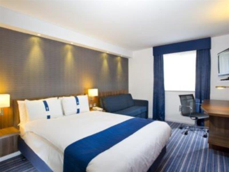 Holiday Inn Express London Gatwick Crawley, An Ihg Hotel Exterior foto