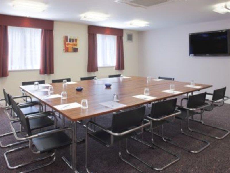 Holiday Inn Express London Gatwick Crawley, An Ihg Hotel Exterior foto