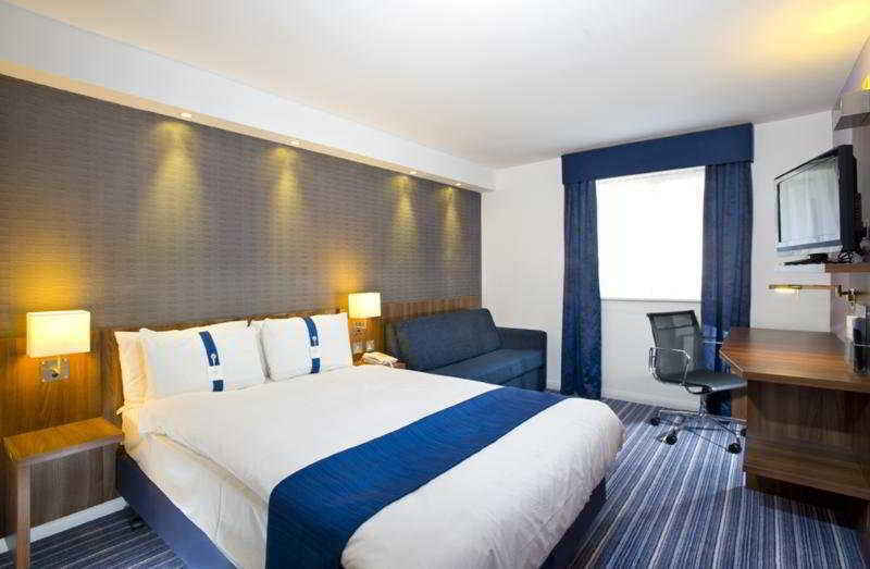 Holiday Inn Express London Gatwick Crawley, An Ihg Hotel Exterior foto